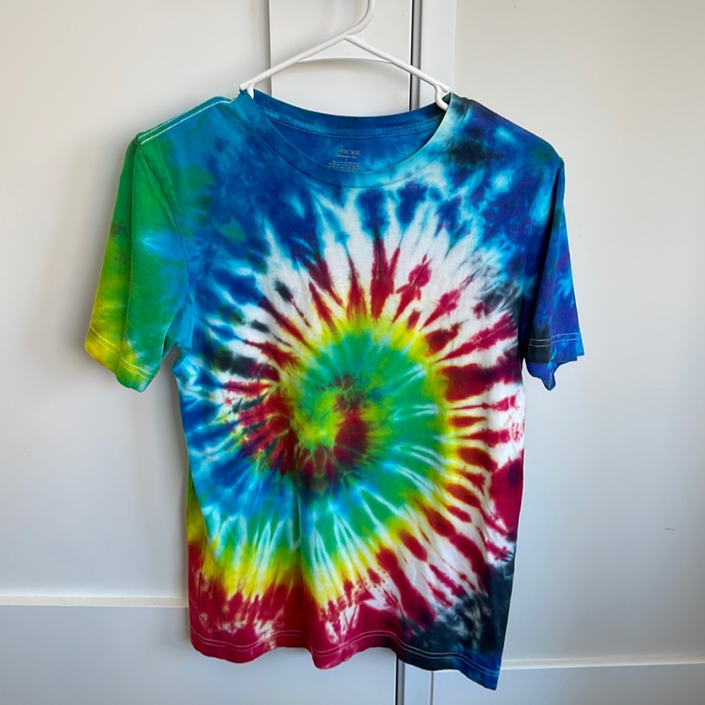 Custom rainbow tie dyed T-Shirt size L